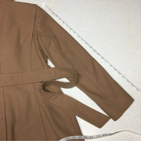 ARITZIA Babaton Connor Short Wool Beige Coat Size M fits Small - Picture 11 of 16